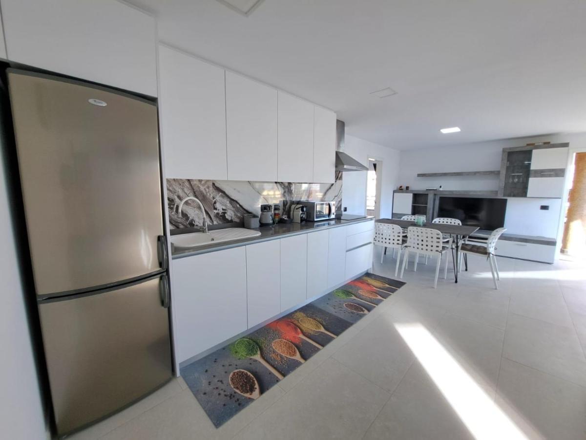 Newly Reformed 2 Bedroom Apartment In The Center Of Los Cristianos Los Cristianos  Extérieur photo
