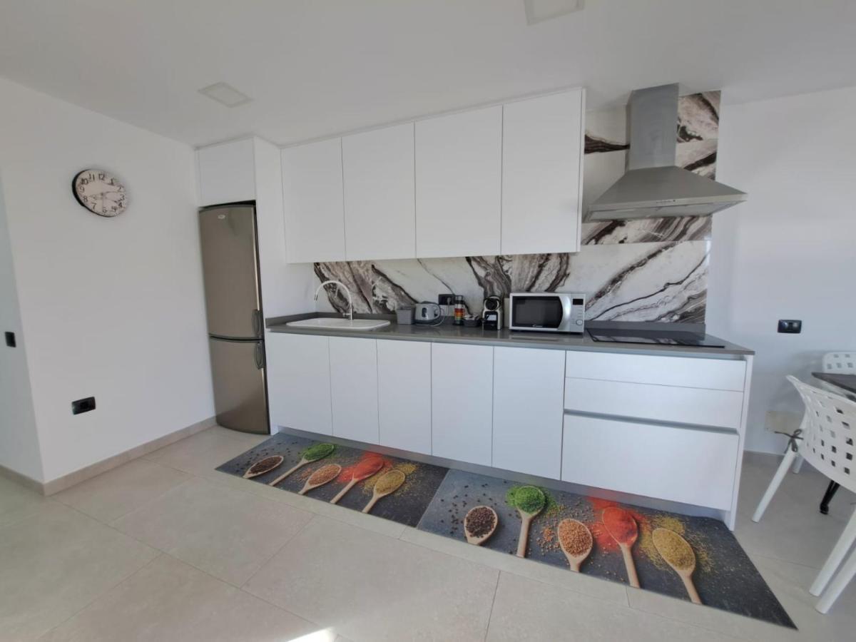 Newly Reformed 2 Bedroom Apartment In The Center Of Los Cristianos Los Cristianos  Extérieur photo