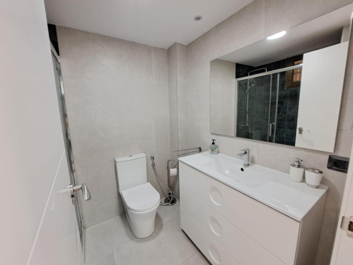 Newly Reformed 2 Bedroom Apartment In The Center Of Los Cristianos Los Cristianos  Extérieur photo