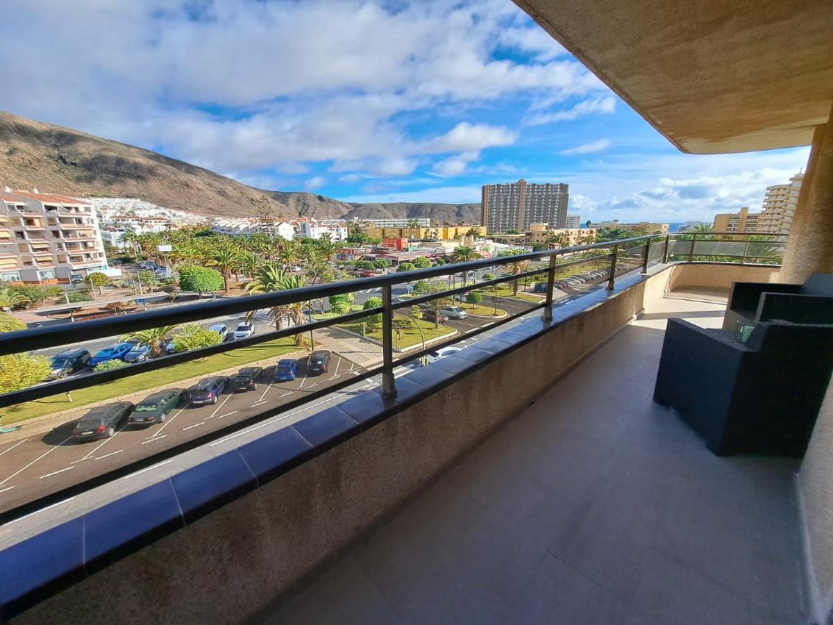 Newly Reformed 2 Bedroom Apartment In The Center Of Los Cristianos Los Cristianos  Extérieur photo