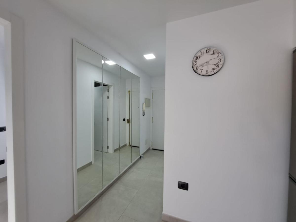 Newly Reformed 2 Bedroom Apartment In The Center Of Los Cristianos Los Cristianos  Extérieur photo