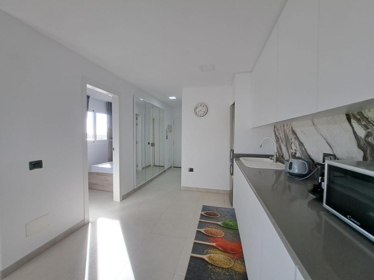 Newly Reformed 2 Bedroom Apartment In The Center Of Los Cristianos Los Cristianos  Extérieur photo