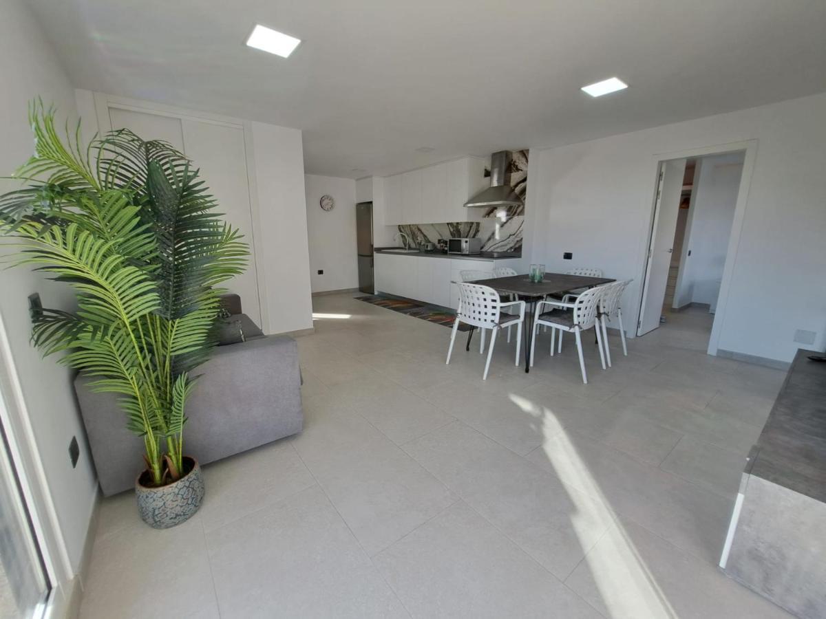 Newly Reformed 2 Bedroom Apartment In The Center Of Los Cristianos Los Cristianos  Extérieur photo