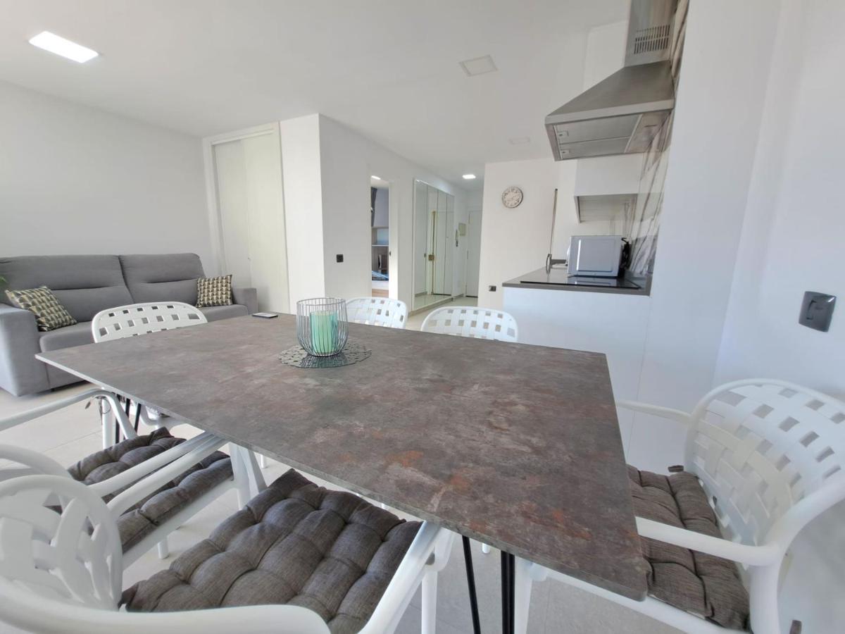 Newly Reformed 2 Bedroom Apartment In The Center Of Los Cristianos Los Cristianos  Extérieur photo